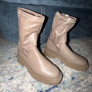 H&M Women's Taupe Winter Boots